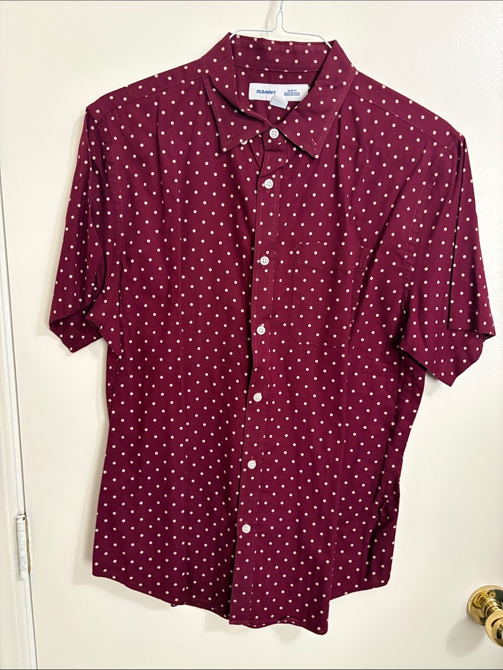 Old Navy Men’s Burgundy Short Sleeve Button-Up with White Polka Dots